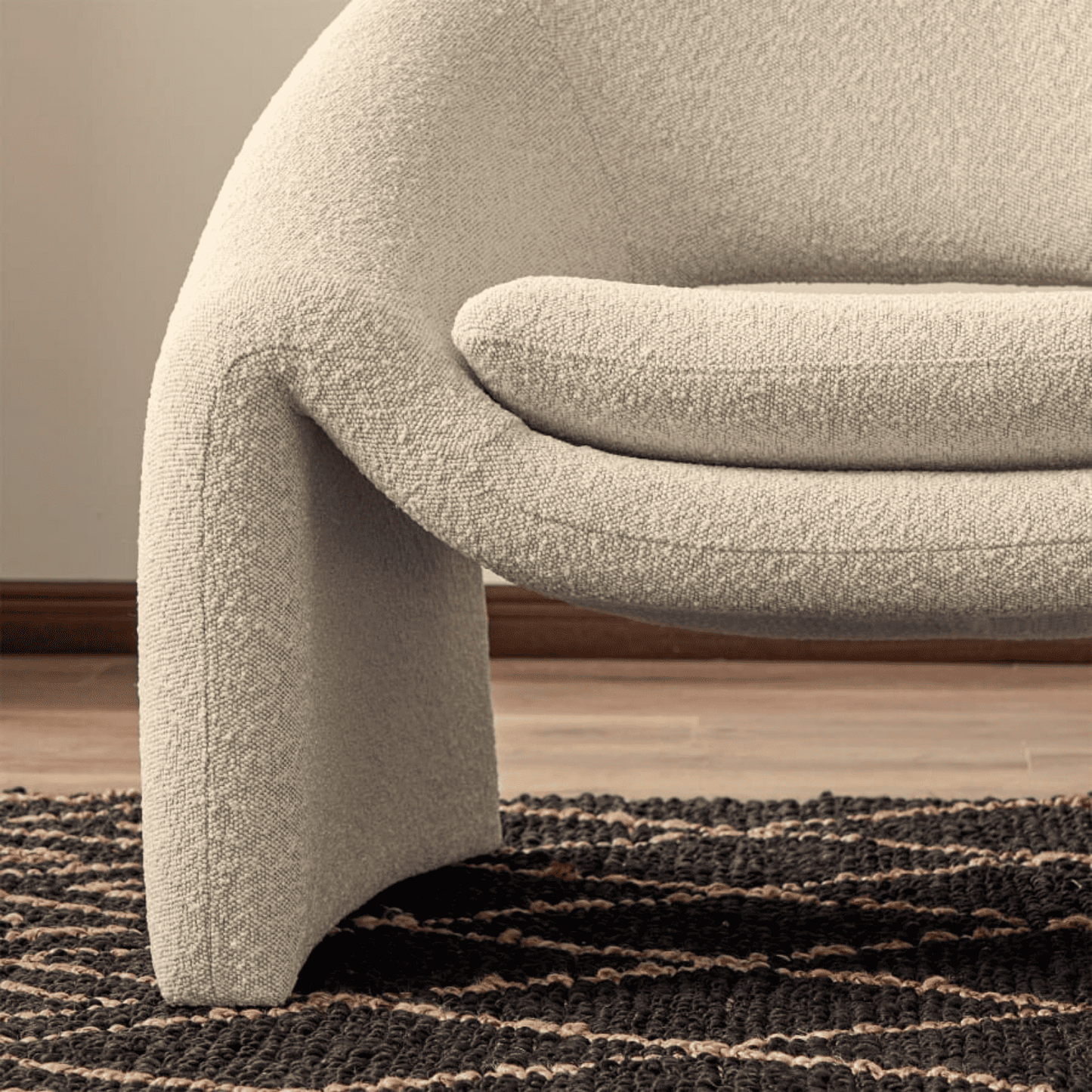 ALUNA LOUNGE CHAIR