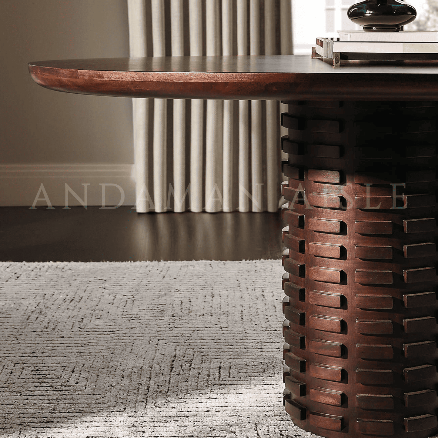 ARQ DINING TABLE